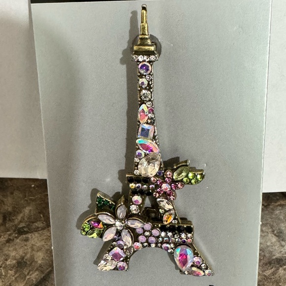 Metal Gallery Silver Tone Eiffel Tower Sparkly Multi Rhinestone Brooch Pin New - Picture 2 of 2
